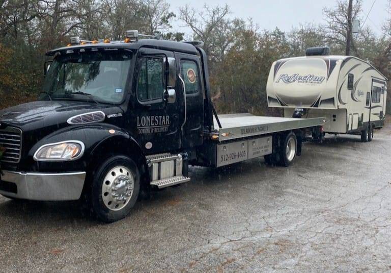 Freigtliner Lonestar Towing & Recovery5th Wheel Haul